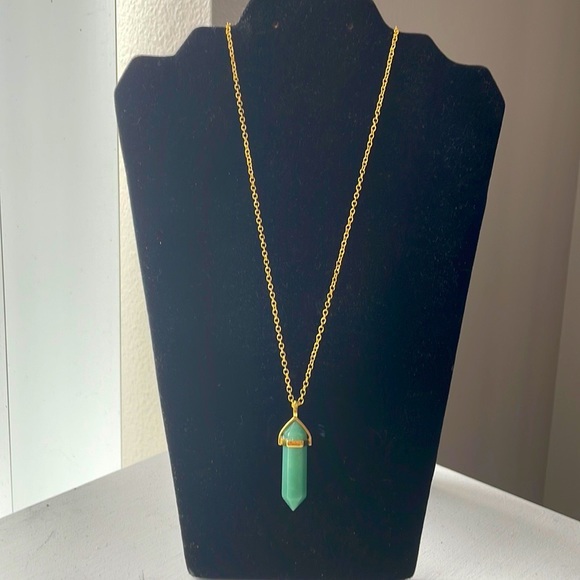 Green Aventurine Crystal Point Necklace - Picture 2 of 4